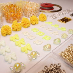 Kit de miçangas e acessórios para pulseiras e tiaras - amarelo